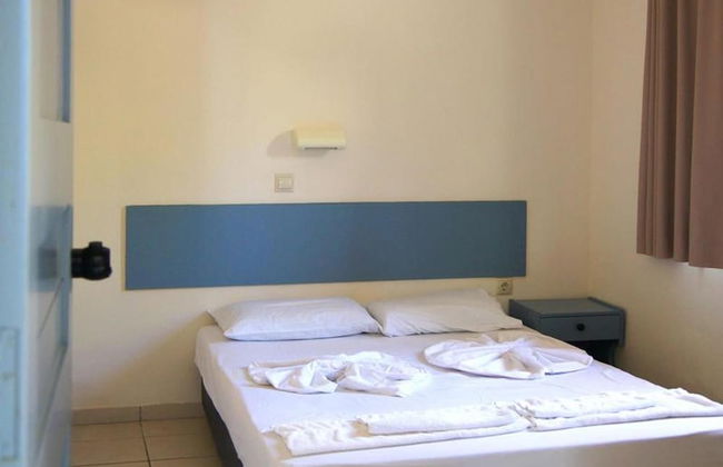 Apartment for Five, Swimming Pool, Near the Beach - Photo 2