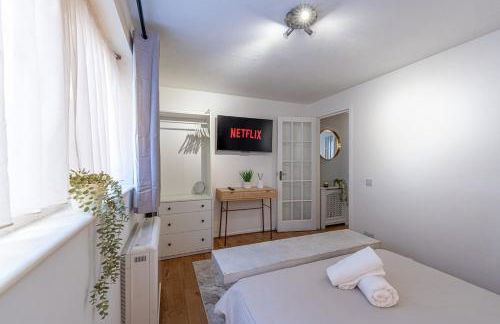 2BR - Balcony & Parking near Canary Wharf Sleeps 6 - Foto 18