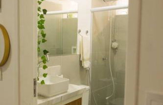 Studio no Edifício Everest lindíssimo a somente 200 mts praia excelente localização - Foto 4