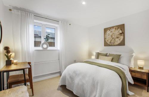 Stylish 2-Bed Apartment - Easy Access to London - Photo 8