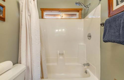 Lakeside Serenity Retreat - Photo 10