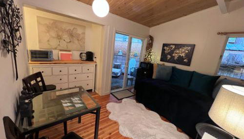 Arcata Forest Retreat Peaceful Redwood Suite 5 min to Downtown Arcata w Private Patio Fountain & Fire Pit - Foto 3