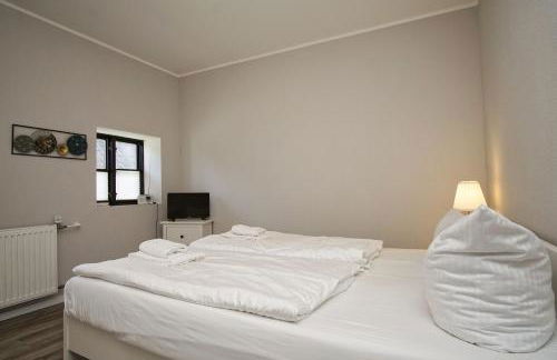 nah am Meer, ruhige Lage, gratis Nutzung vom AHOI Erlebnisbad und Sauna in Sellin - Haus Büdnerstube FeWo 2 - Foto 14