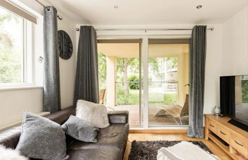 Modern contemporary home in beautiful setting - Foto 42