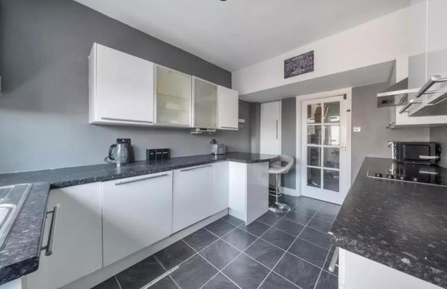 2br-sleeps6-parking-garden-nearlondon - Foto 8