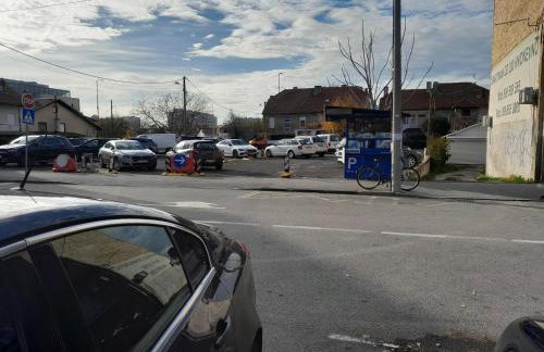 Johnny Apartment, public parking nearby - Foto 38