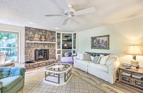 Furnished Deck with Views Hot Springs Cottage - Foto 4