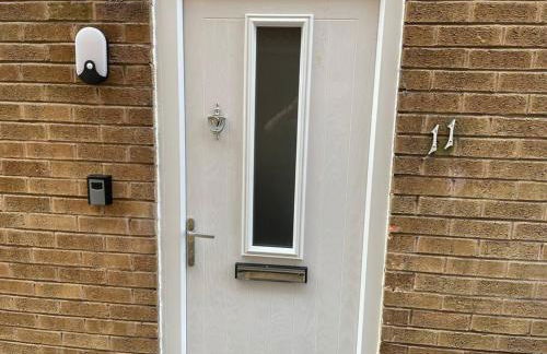 Modern 2BR Flat in Sale - Peaceful Stay in M33 - Great Transport Links - Photo 26