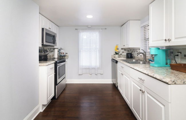 Seminole Heights Retreat - Photo 9