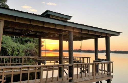 Cozy lakefront cabin with boat house and ramp on T - Foto 50