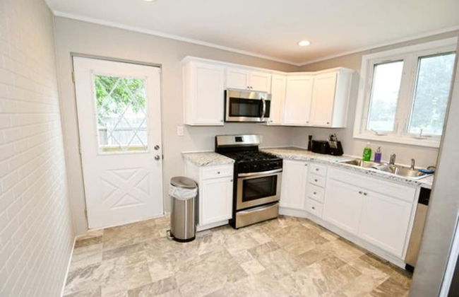 Walk to Notre Dame 3 Bedroom 1 5 Bath Home 717 - Foto 2