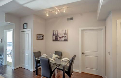 High Rise 2 Bedroom apartment in a Great location apts - Foto 15