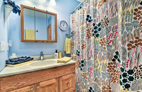 Waterfront Gladwin Home with Deck and Fire Pit! - Foto 19