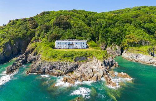 1 The Old Signal House, Penlee Point - Amazing views - Woodburner - Wi-Fi - Photo 1