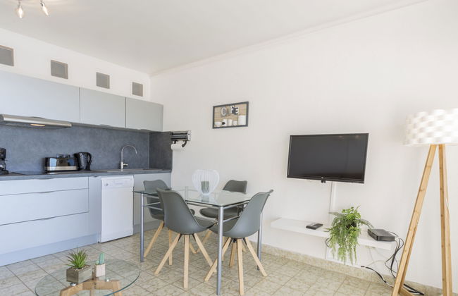 1 bedroom Apartment in Castelló d'Empúries with garden and terrace - Photo 8