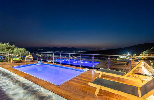 Martinia Pool Getaways - Majestic Panoramic Views - Foto 47