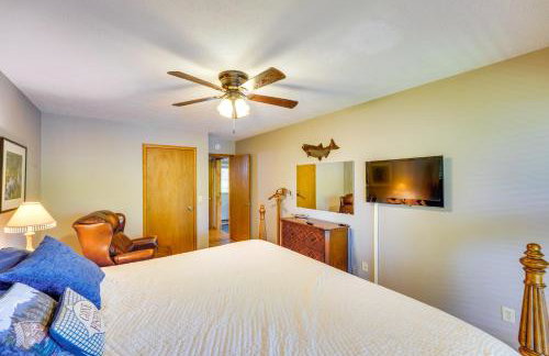 Flippin Home with Fire Pit Walk to White River! - Foto 10