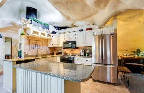 Less Than 6 Mi to Arlington Whimsical Stone Abode! - Foto 11