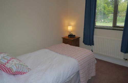 Hilltop Bungalow for a Spacious Country Break - Foto 9