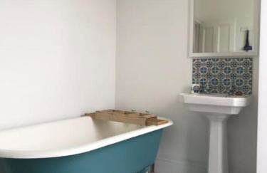 The Moorings - Just a few metres from the sea! - Photo 52