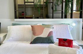 (1406) Studio Elegante com Vista Mar - Foto 8