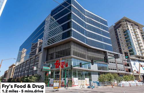 Modern 2BD DT - Balcony, Gym, W-D, Parking - Sleeps 8 - Photo 22