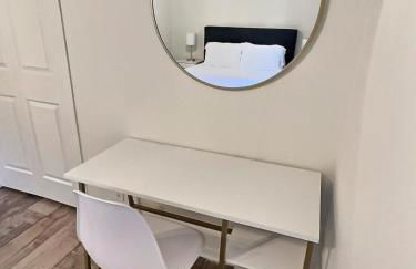 The Sawyer Hideaway - 3BR 2B with Hot Tub & Fire Pit - 5 mins to beach - Photo 27