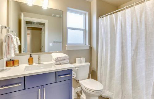 North End blue -Hot Tub - Fire Pit - Downtown -4BR - Photo 20