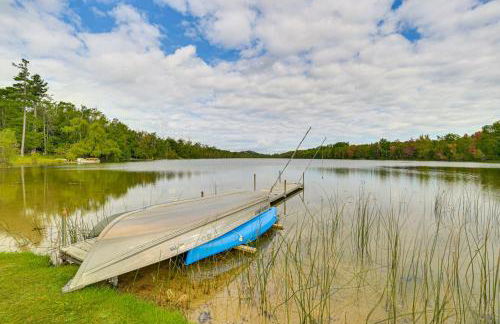 Lakefront Home - Private Dock, Fire Pit and Yard - Foto 2