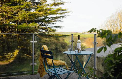 Farmhouse Charm with Modern Style in Pembrokeshire - Foto 3