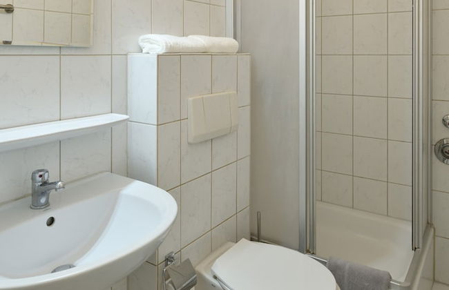 Ford Apartment - Photo 15