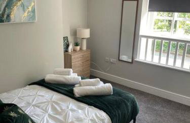 Oak House by ShortStays4U A Modern 3Bedroom Townhouse with free parking in town! - Foto 10