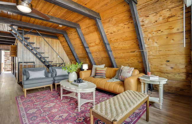 Horizon by Avantstay Stunning A-frame Cabin w Hot Tub Billiards Lake Views - Photo 13