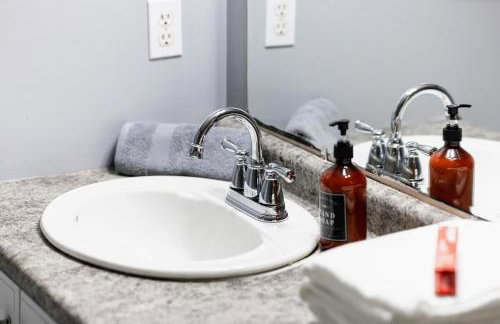 Newly Furnished 4Bedroom Home Near Worcester Airport - Foto 46