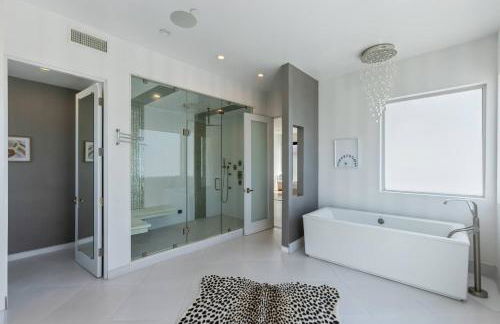 5BR Modern West Hollywood Retreat - Foto 43
