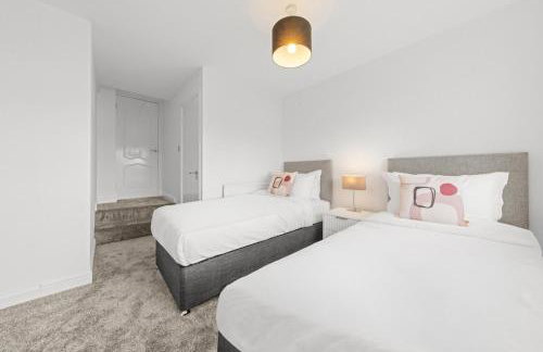 Large 5 Bedroom House Perfect For Group Stays - Free Parking - Near Glasgow - Perfect For Contractors - Foto 16