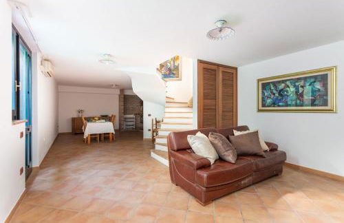 Villa Ray - Front row beachfront with garden - Foto 35