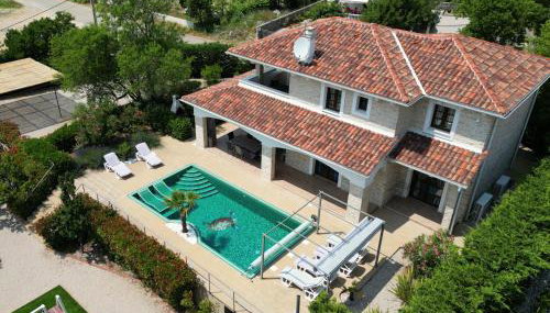 Villa Cecilia - 4 bedrooms, 4 bathrooms, inside heated pool, gym - Foto 1