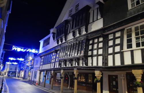 Sunnydaze-detached chalet with 2 bedrooms and 2 bathrooms and private parking outside door - Foto 35