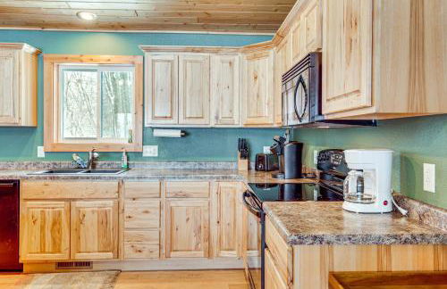 Private Dock, BBQ Ready Lakefront Fifield Home! - Foto 15