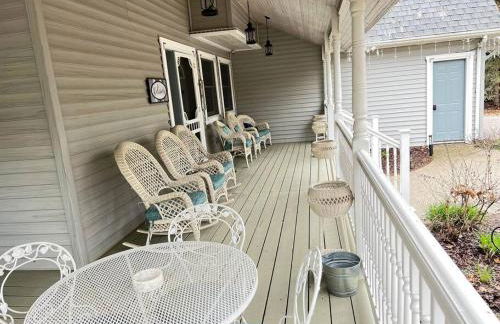 LakePath Beach House - XL hot tub, walk to beach - Foto 40