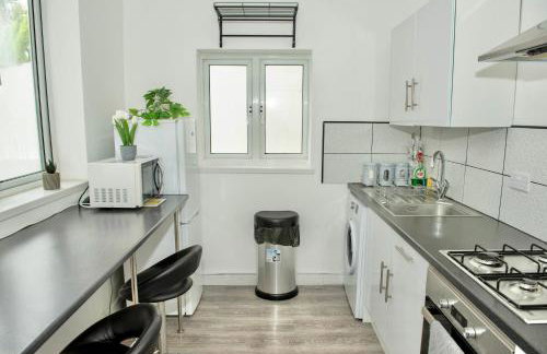 Ground Floor 2 Bedroom Apartment Southsea - Free Parking - Foto 7