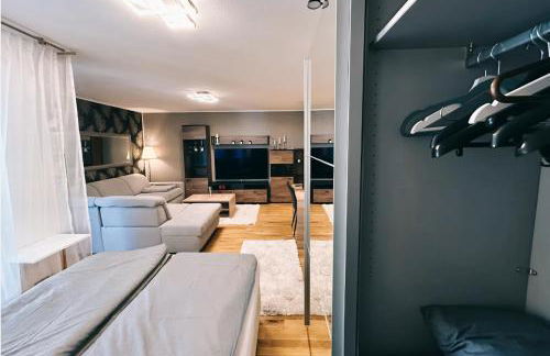 zentrale Design-Ferienwohnung mit Balkon und Stellplatz in Karlsruhe - APOLONIAliving - Foto 37