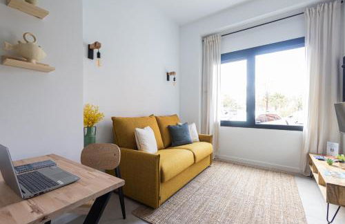 FLORIT FLATS - Stylish Valencia Ceramic Apartments with Free Bicycles by the Joaquin Sorolla Station - Photo 24