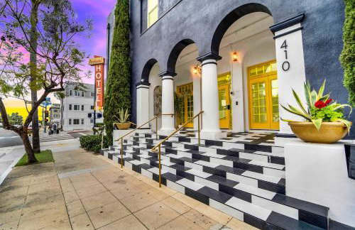 The Neon Elm Hotel - Foto 52