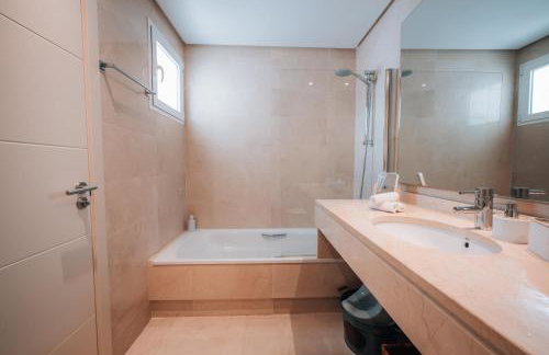 Frontline Golf Penthouse Alcazaba Lagoon - EHHouse - Foto 24