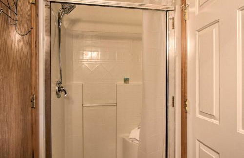 The Peacock House - Waterfront Home with Hot Tub! - Foto 41