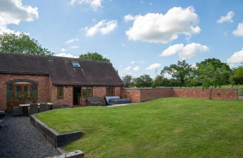 Coach House at Oaks Barn Farm Alcester with optional hire Salt water hot tub - Photo 8
