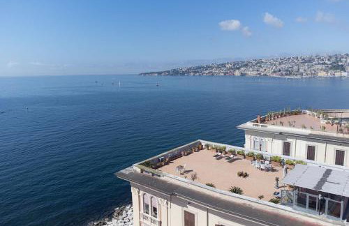 Rooftop in front of the Castle - Photo 1
