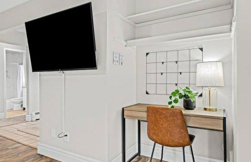 Prime Location King! Bed near Mt Clemens Downtown - Foto 9